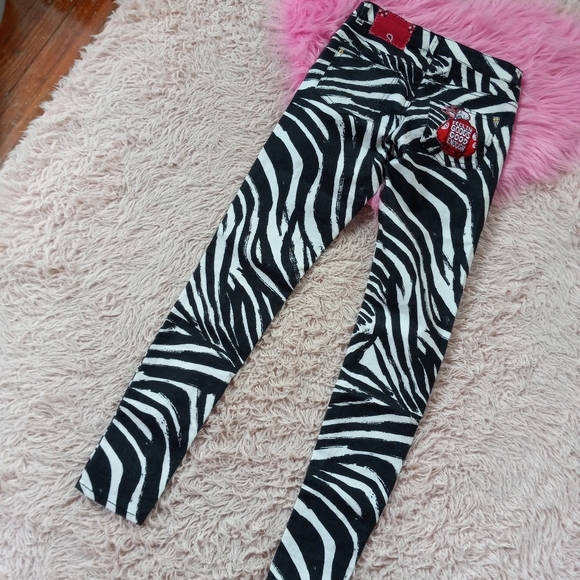 NEW PICS! 💀Punk rock zebra skinnys- metal bands trivium & Alice cooper patches - Picture 14 of 16